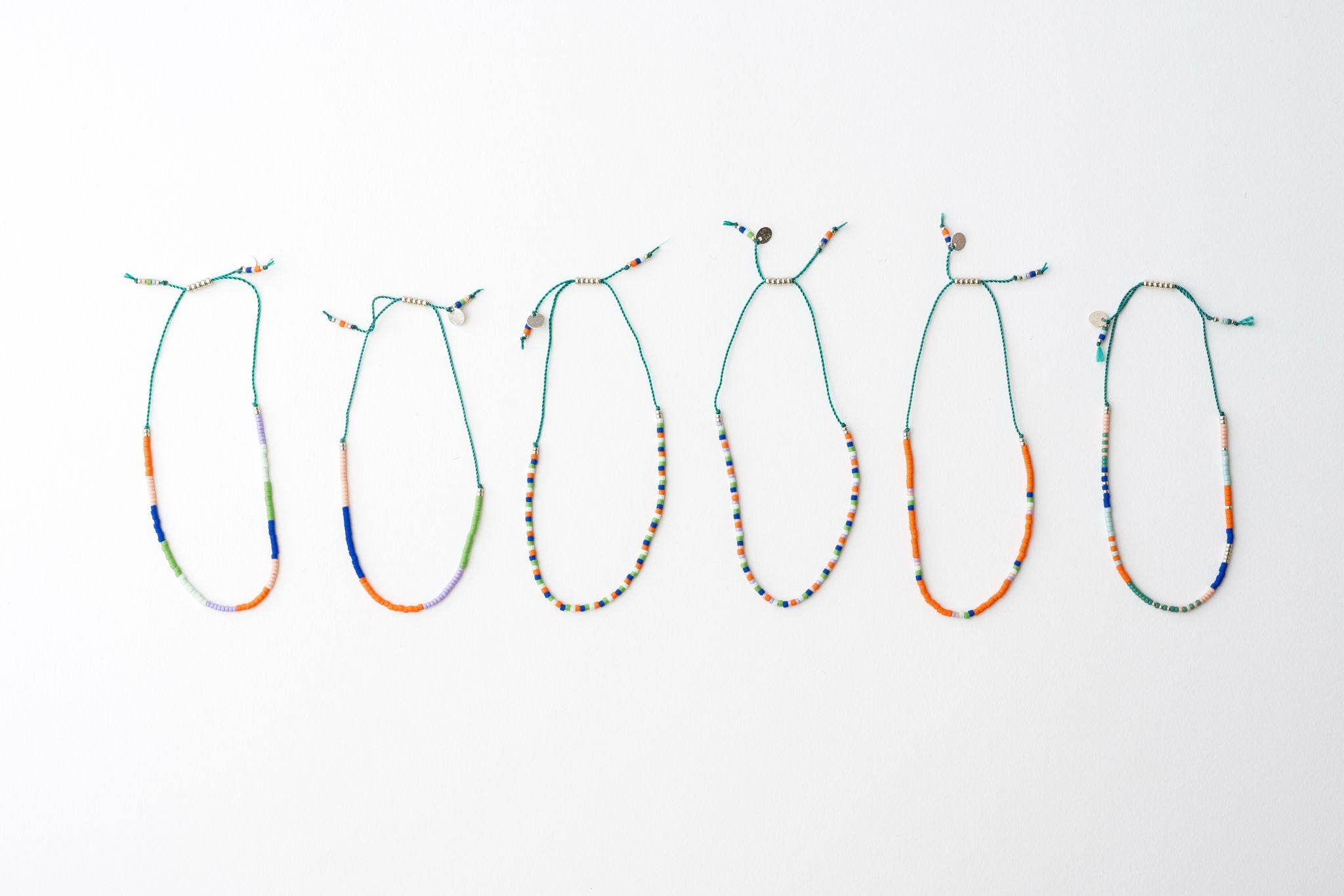 Kleurenset: Groen touwtje - 8 kralenkleurtjes (6 wensbandjes)